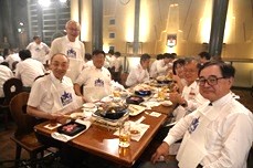懇親会